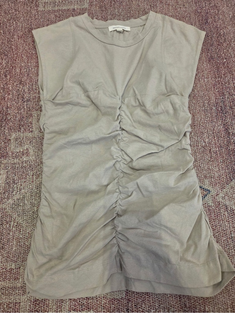 Grade and gather fitted ruched gathered sleeveless taupe jersey knit top sz med